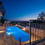 Einzigartige Mit Salzwasserpool, Panoramablick, Bikes, Trampolin, Tischtennis *
