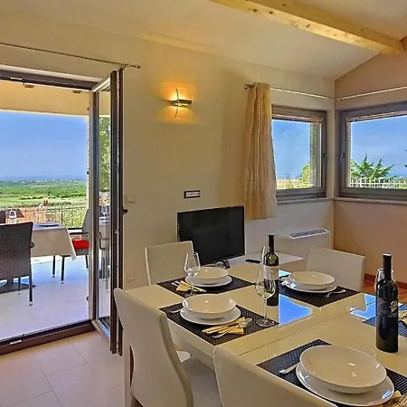 Einzigartige Mit Salzwasserpool, Panoramablick, Bikes, Trampolin, Tischtennis *