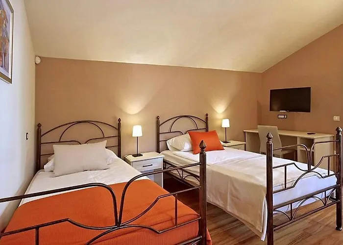 Vikendica Einzigartige Mit Salzwasserpool, Panoramablick, Bikes, Trampolin, Tischtennis