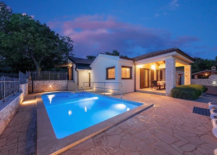 Einzigartige Mit Salzwasserpool, Panoramablick, Bikes, Trampolin, Tischtennis * Visnjan