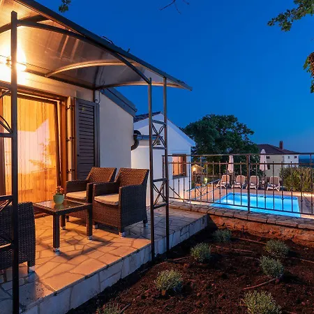 Einzigartige Mit Salzwasserpool, Panoramablick, Bikes, Trampolin, Tischtennis 度假居 Višnjan